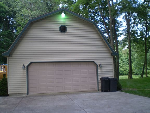 3 car garage with loft