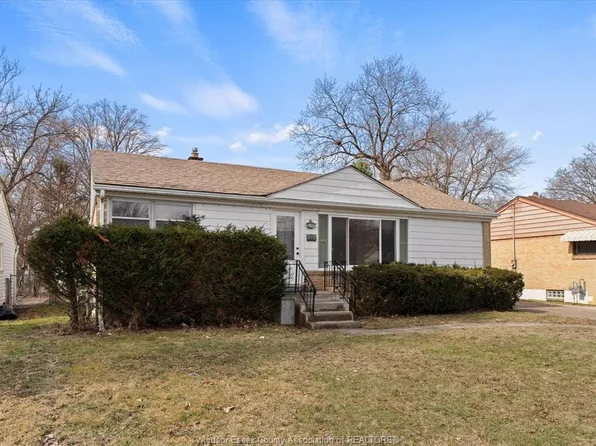 3701 Dandurand Ave, Windsor, ON N9E 2G4