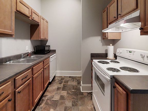 5th image of 249 Magnolia St APT 105