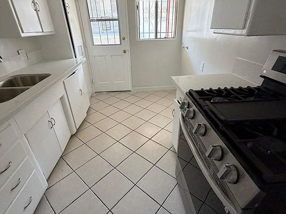 4th image of 3836 Lockland Dr APT 4