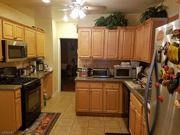 2nd image of 49 Warwick St
