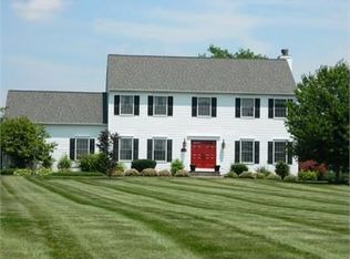 11 Pleasant View Manor Rd, Pittstown, NJ 08867