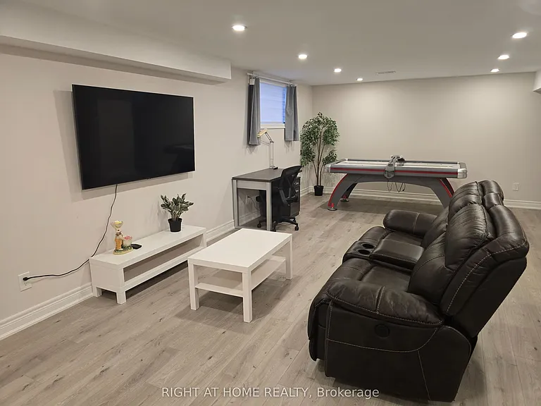 17 Olsen Dr #B — Photo 8