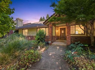 891 Sunriver Ln, Redding, CA 96001