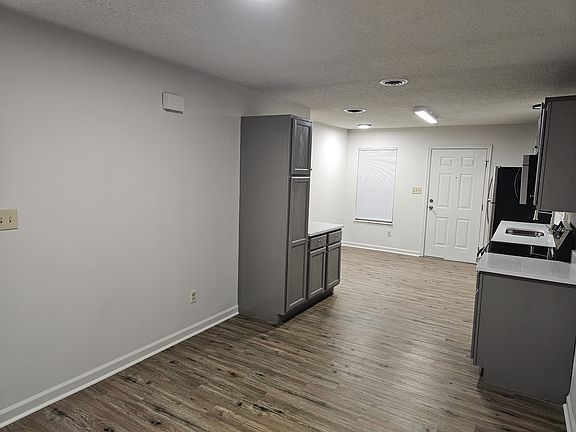 4th image of 1721 Moses Ave #A