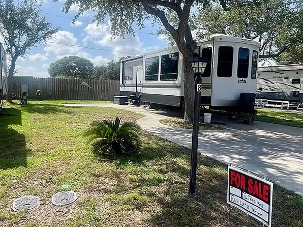 1406 W Corpus Christi St #8, Rockport, TX 78382