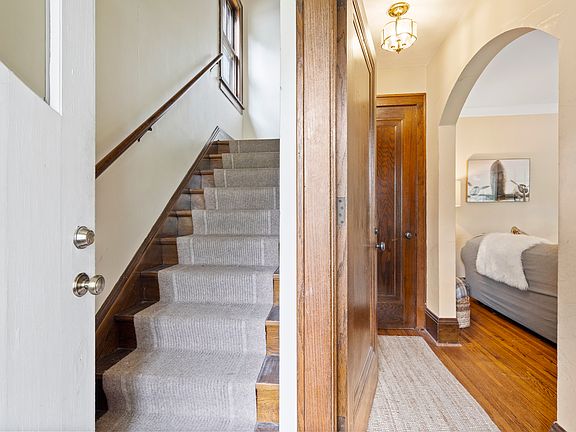4th image of 1439 Saint Clair Ave #A