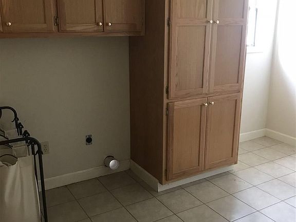 5th image of 1549 Alexander Cir