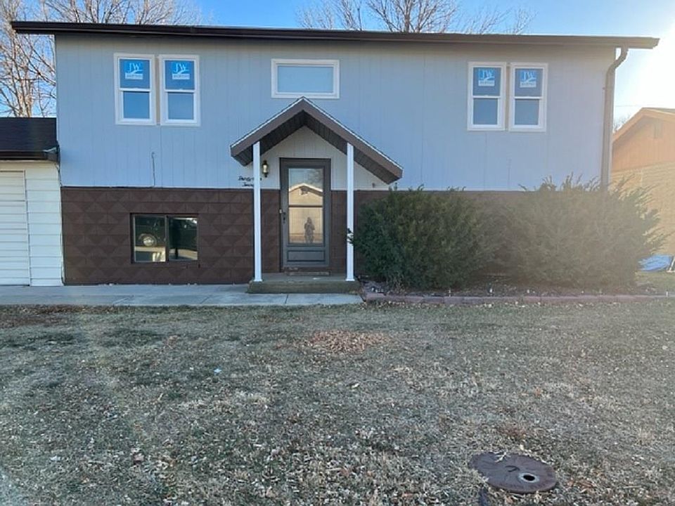 1st image of 3120 W C St
