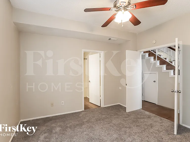 8603 Kinghaven St — Photo 9