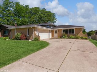 4884 W 87th Pl, Crown Point, IN 46307