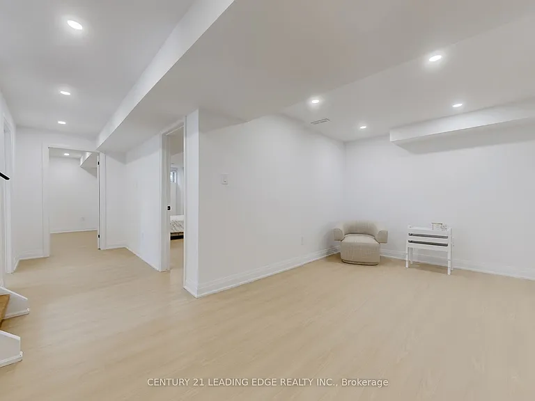 2240 Springfield Ct — Photo 34