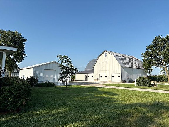 3rd image of 2629 W Millgrove Rd