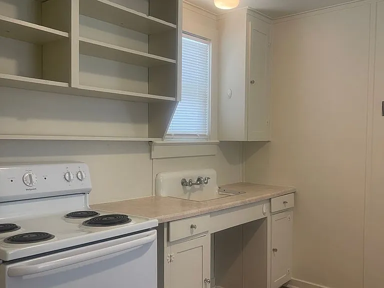 2350 Butte St — Photo 5