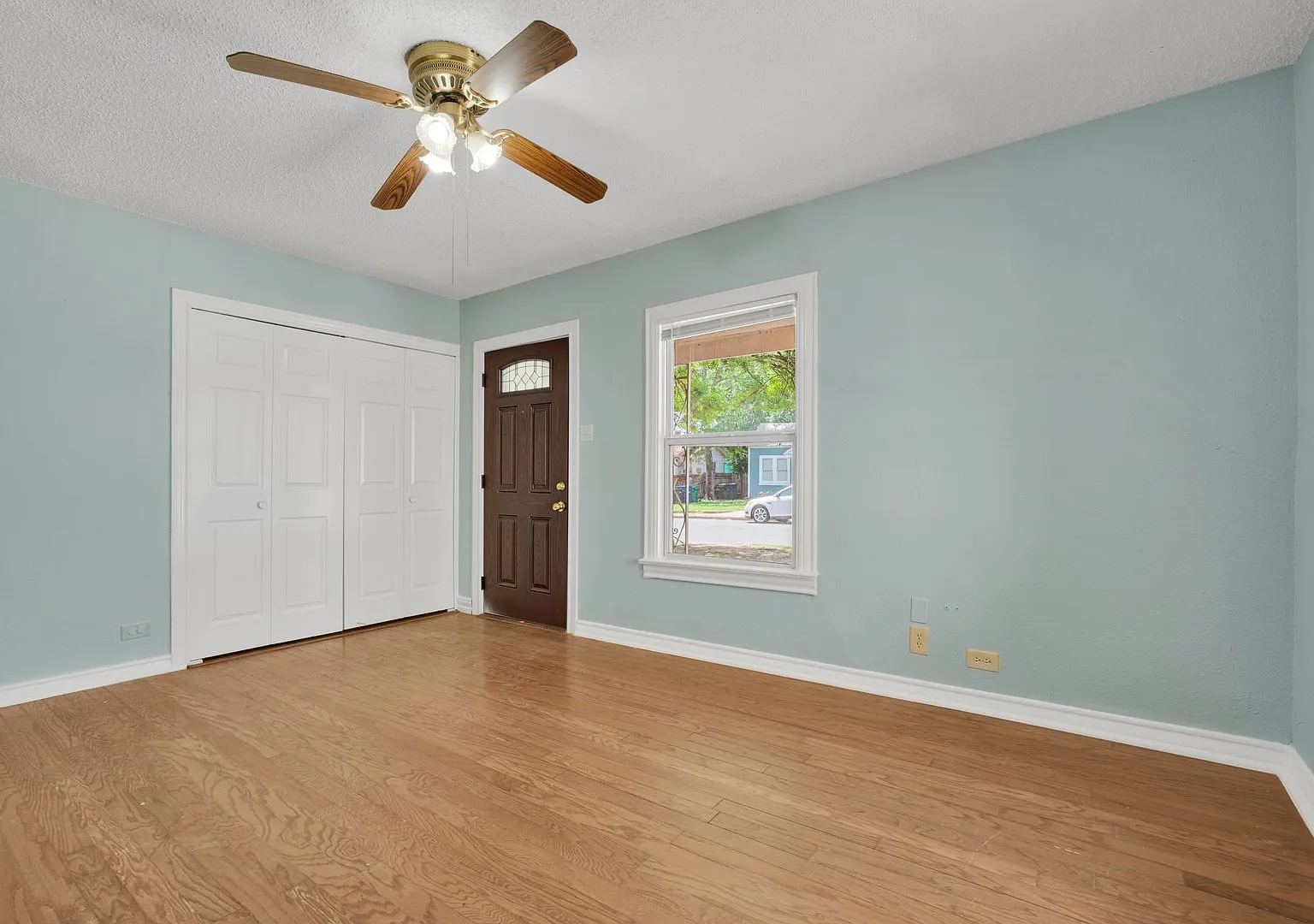 Cozy 2 Bedroom Home in Downtown San Antonio! — Photo 3