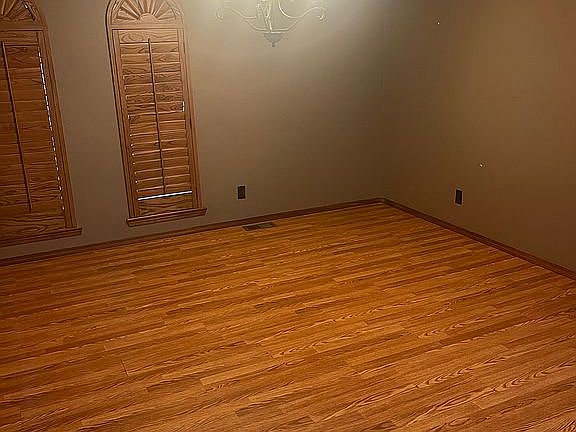 5th image of 1909 Lake View Dr