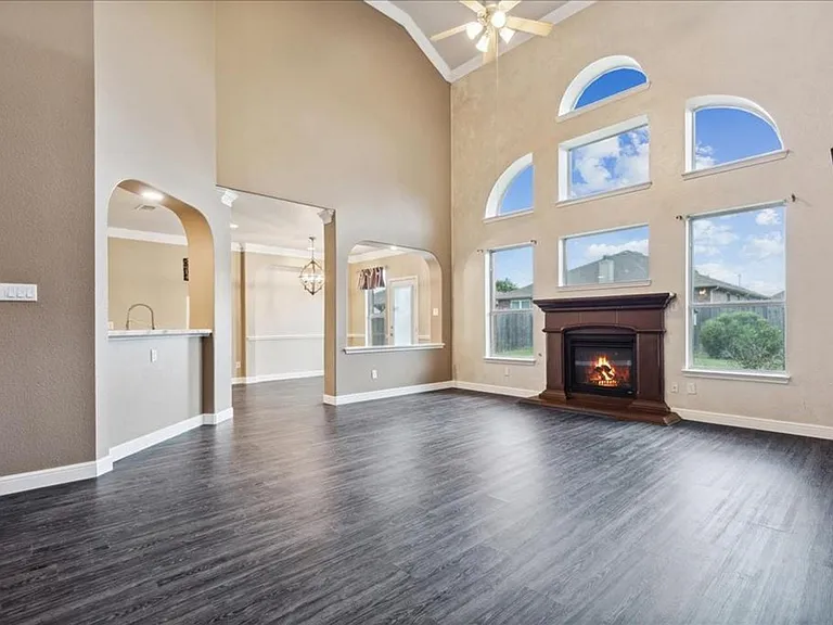 708 San Antonio Trl — Photo 8