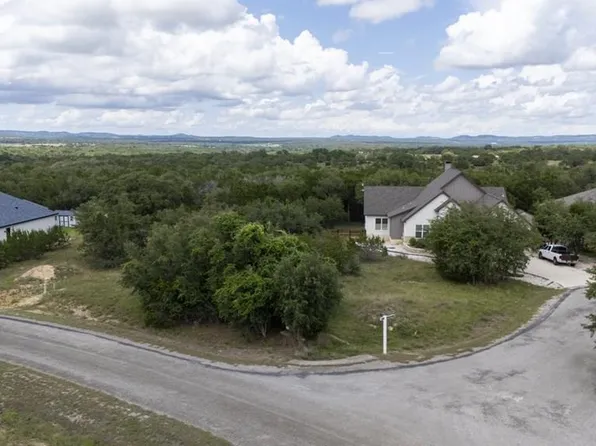 1085 Gk Back, Blanco, TX 78606
