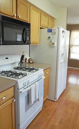 2nd image of 4678 Brookstone Ct