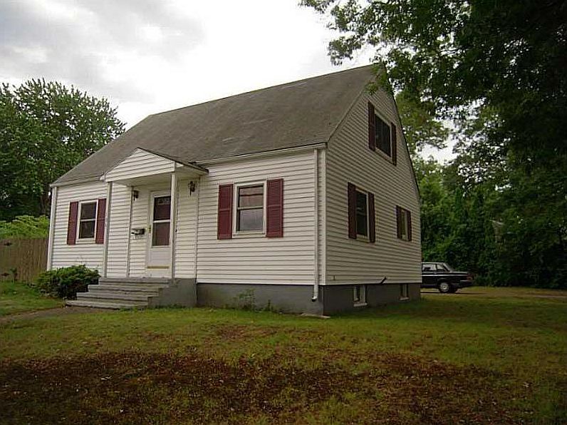 1st image of 106 Youngs Ave