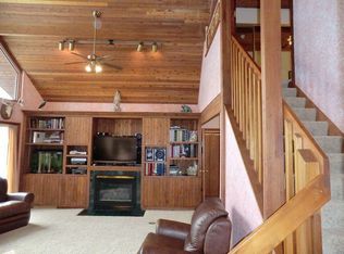 7820 Beaver Hills Ln, Cedar Falls, IA 50613