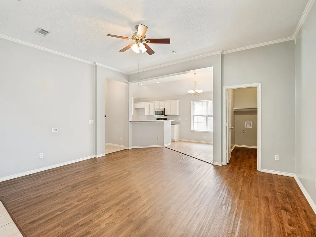 3 bed, 1524 sqft, $2,300 — Photo 3