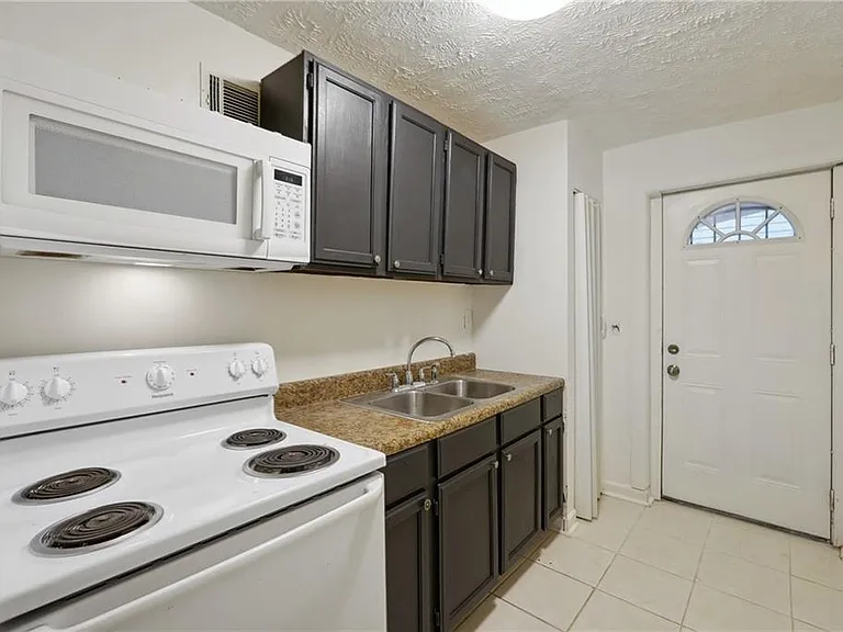 324 Brooks Ave #A — Photo 8