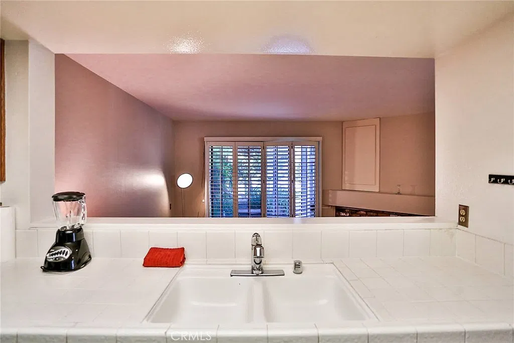 1 bed, 860 sqft, $3,150 — Photo 3