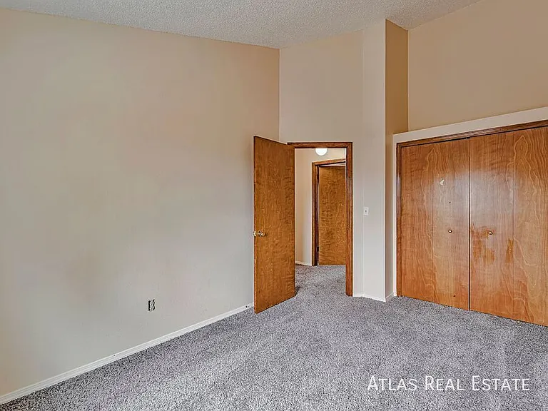 8150 Camfield Cir — Photo 10