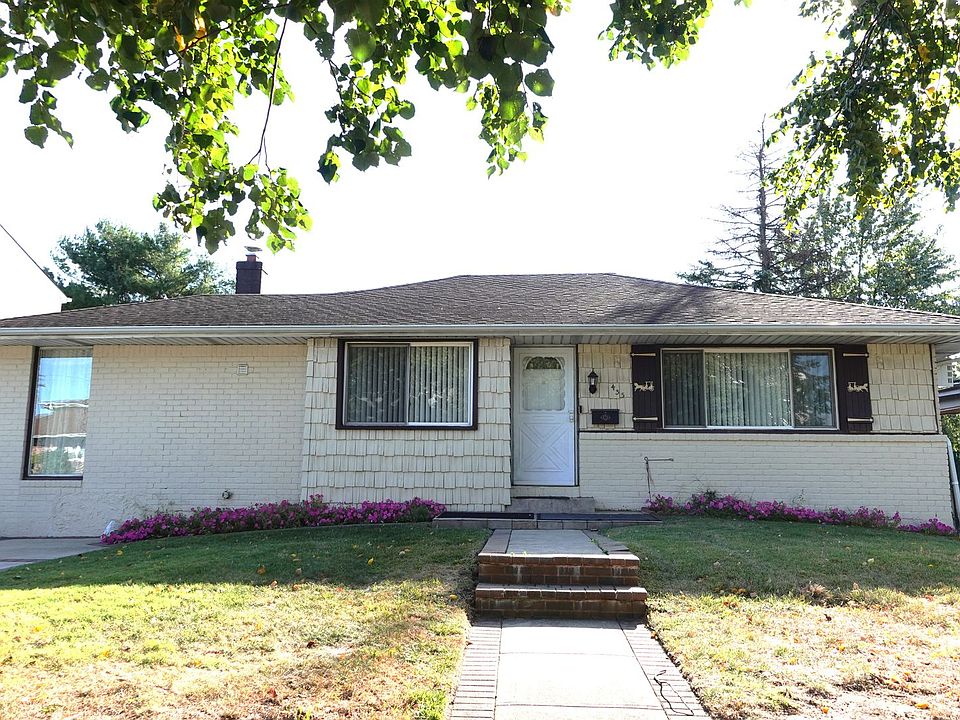 1st image of 435 Whittier Ave