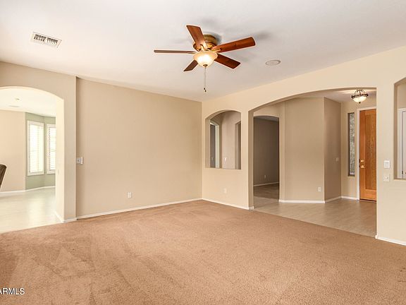 4th image of 2883 E Palm Beach Dr