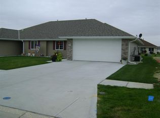 915 W Meadow Ridge Rd, Norfolk, NE 68701