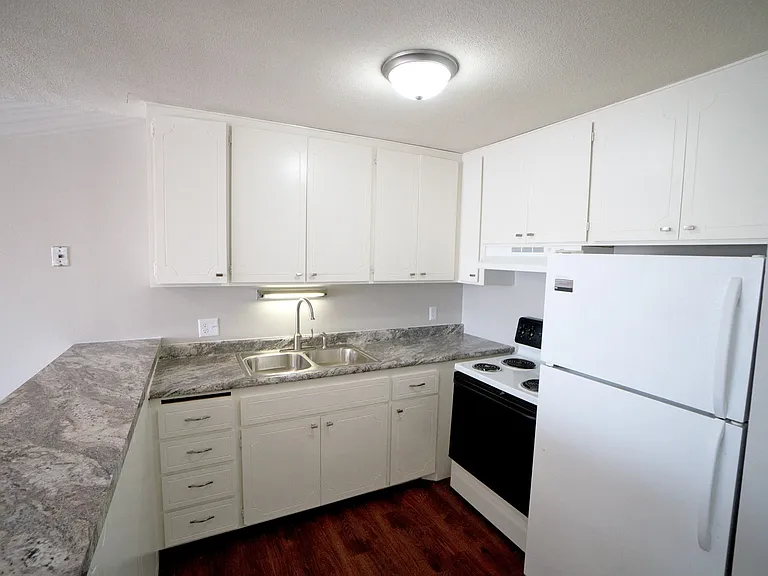 Brewster Place — Photo 34
