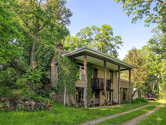 5th image of 414 Church Ln
