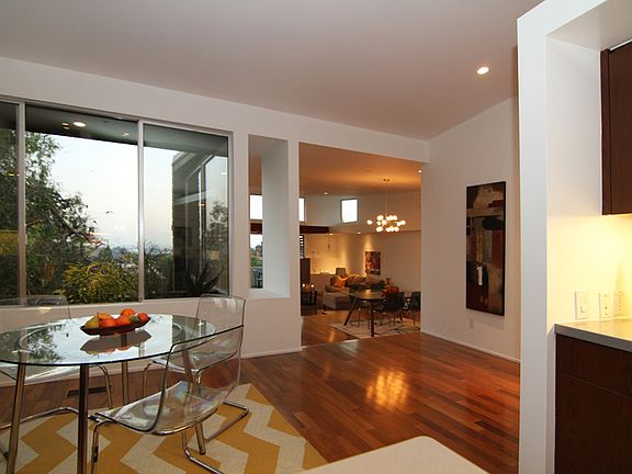5th image of 619 Sunnyhill Dr