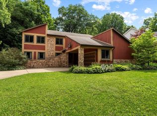 953 Handlebar Rd, Mishawaka, IN 46544