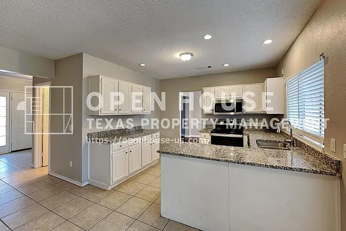604 Ashby Pl — Photo 5
