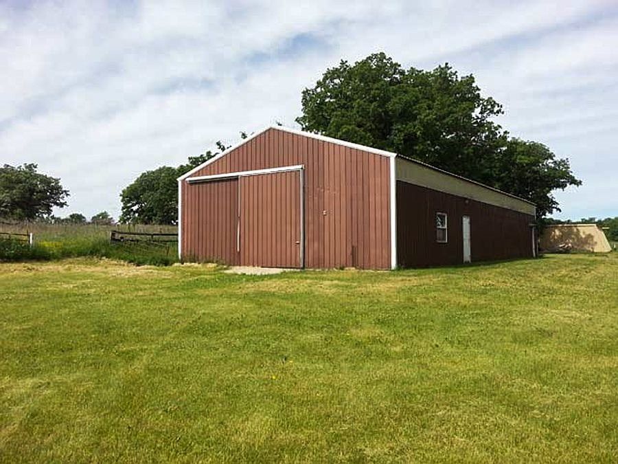1st image of 202 Hidden Oaks Ln