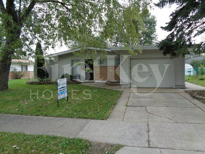 1st image of 307 Windsor St