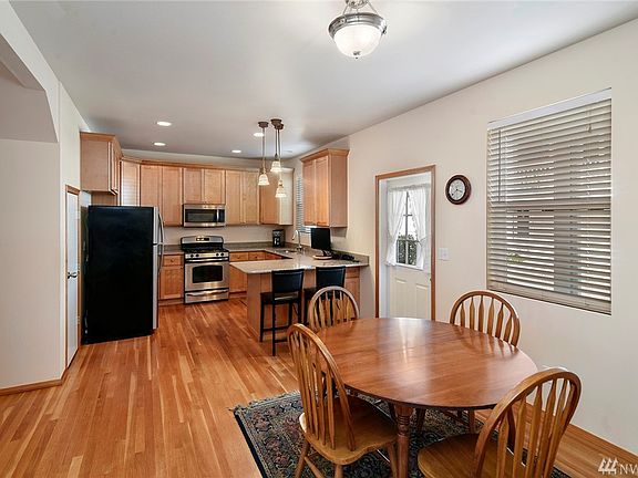 5th image of 19562 Jensen Way NE
