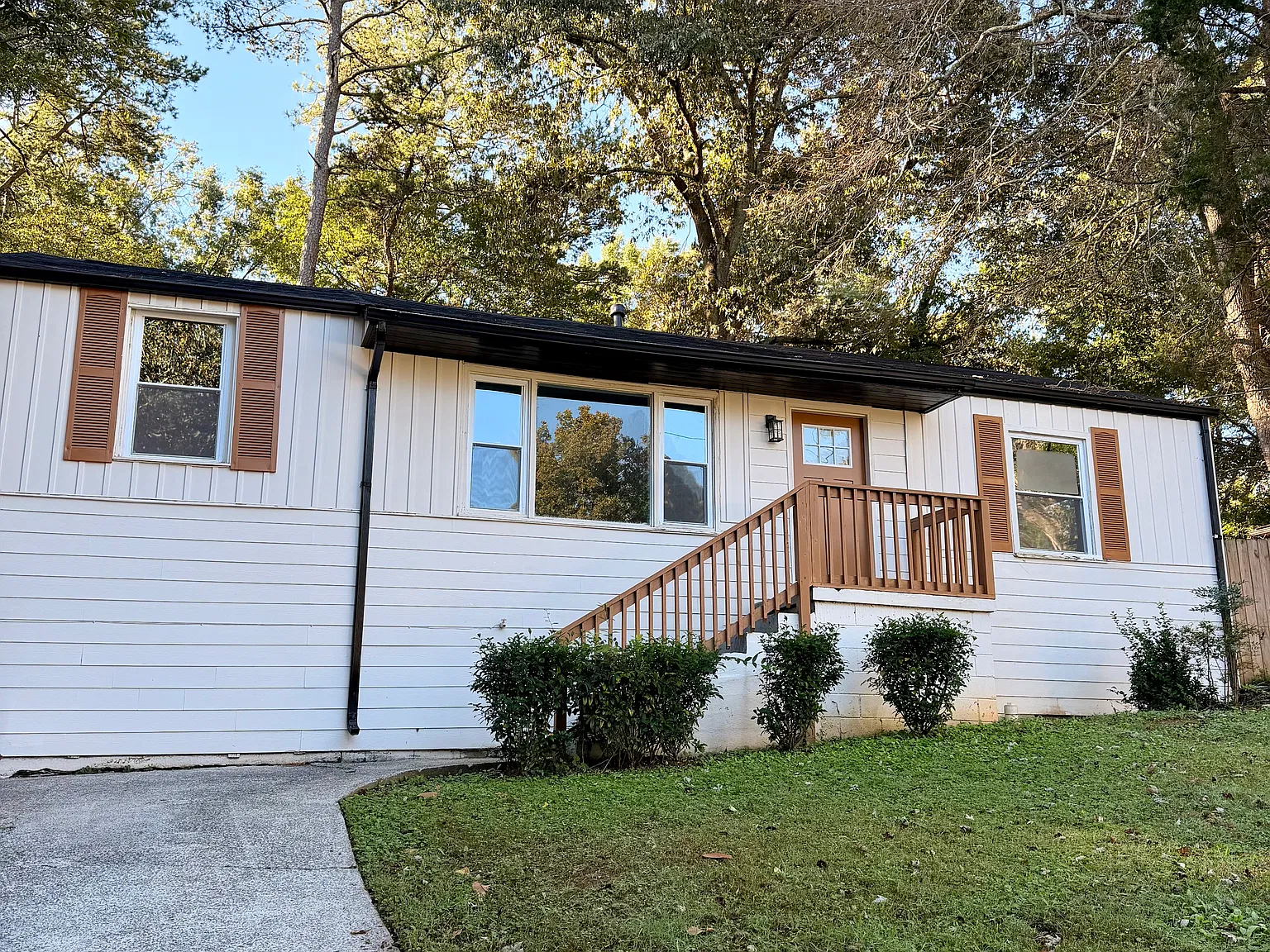 3 bed, 1176 sqft, $2,500 — Photo 1