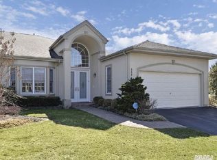 334 Altessa Blvd, Melville, NY 11747