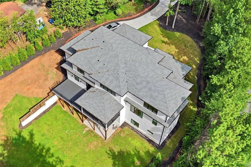 5 bed, 8.0 bath, 6682 sqft, $13,000 — Photo 3