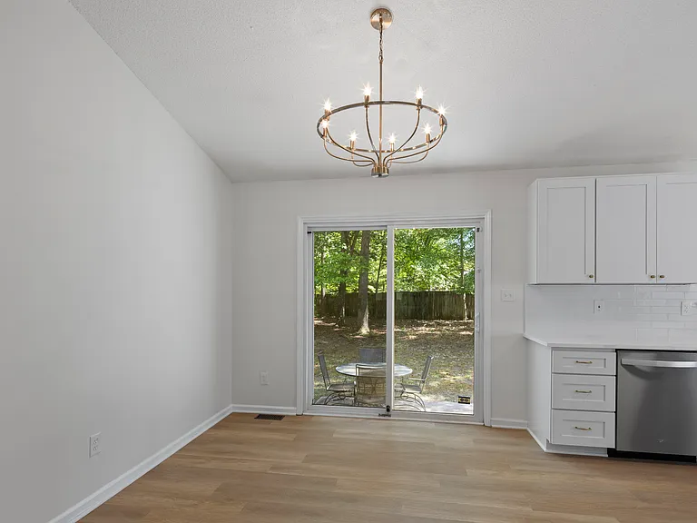 606 Gaslight Trl — Photo 11