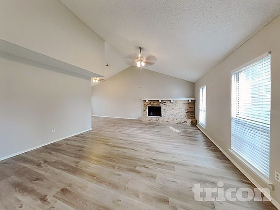 3rd image of 2637 Bennington Ct