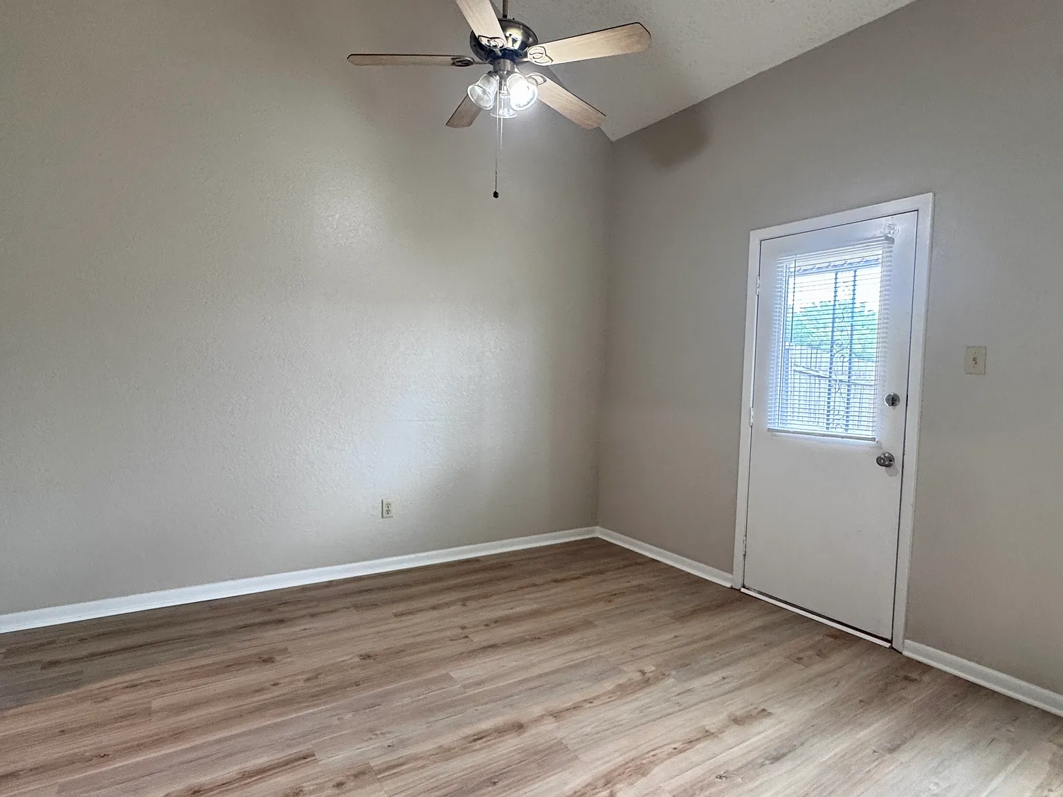 1300 Chapel Creek Rd — Photo 3