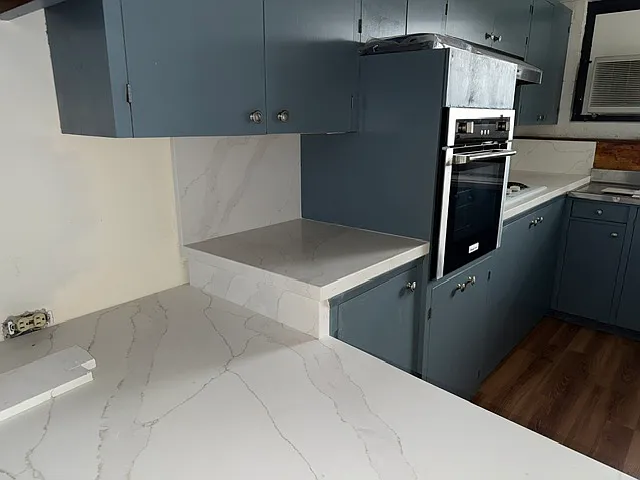 2 bed, 700 sqft, $2,000 — Photo 2