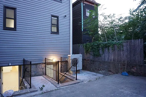 Rented by Rennit Inc. | media 12