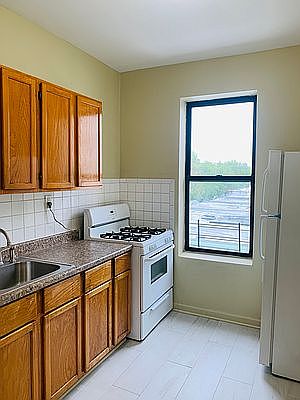 1st image of 20 E 32nd St APT D3
