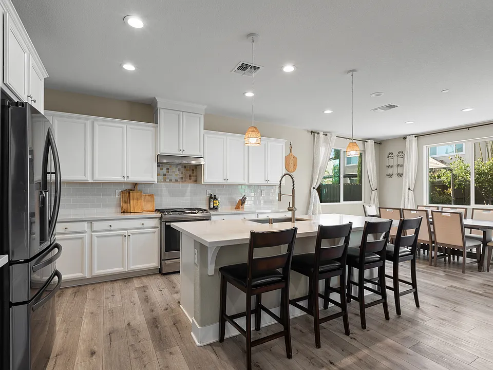 978 Day Lilly Dr